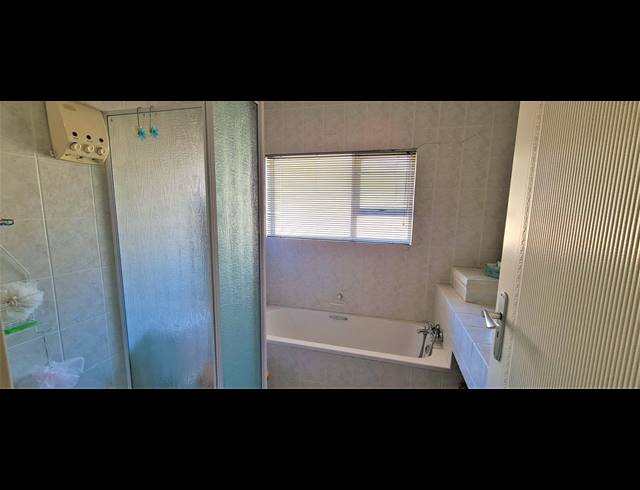 3 BEDROOM HOUSE FOR SALE IN THREE RIVERS EAST